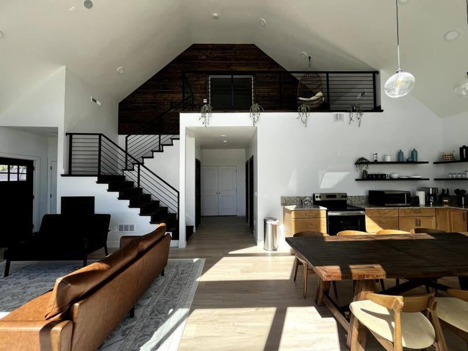 Red Rock Retreat Stunning Floor To Ceiling Views Vila Hatch Exterior foto